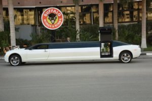 ايجار شيفورلية كمارو ليموزين- ايجار سيارات طويلة12 متر